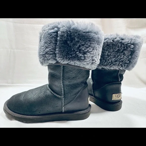UGG Pewter Metallic Classic Tall Shearling Boots - Sz W5 - Rare Style 5823 - Picture 11 of 11